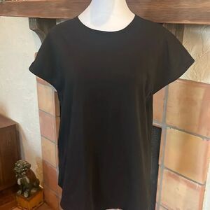 Universal Standard Black Crew Neck Cap Sleeve Tshirt, size XS/10-12